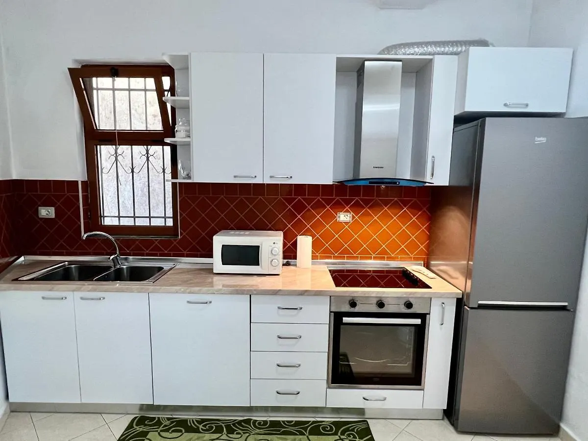 Comfort Home-Apartment Tirana 0*,  Albania
